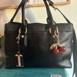 Miztique Cross Grain Vegan Leather Black And Gold Shoulder Bag 🖤 🍒 #womens